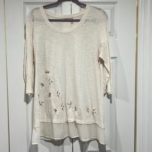 LOGO medium 3/4 Sleeve Slub Tissue Top w Chiffon Trim & Appliqué  Beaded Flower